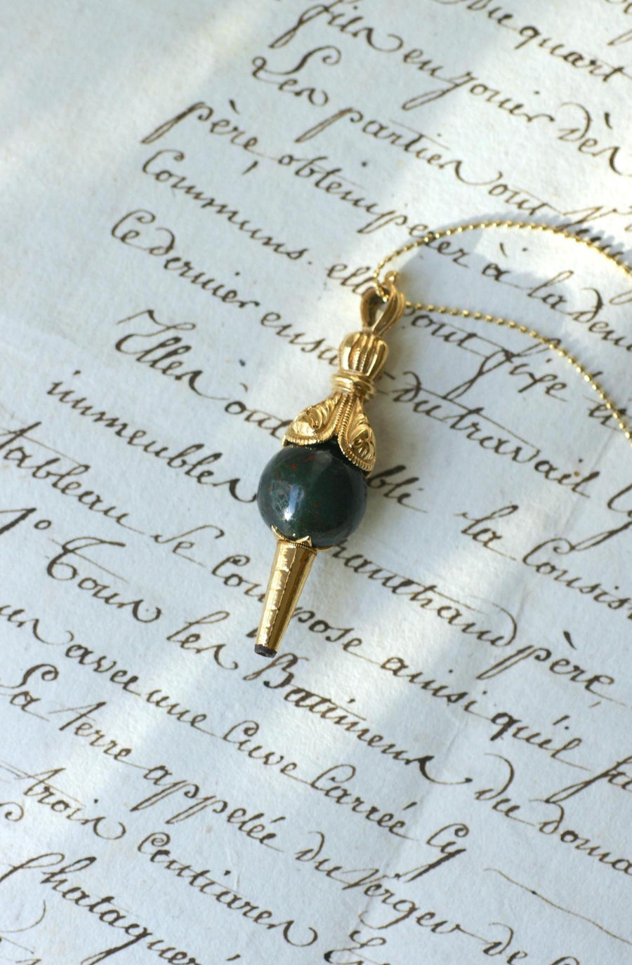 Pendentif Ancien Clef de Montre Or Jaune et Jaspe Sanguin