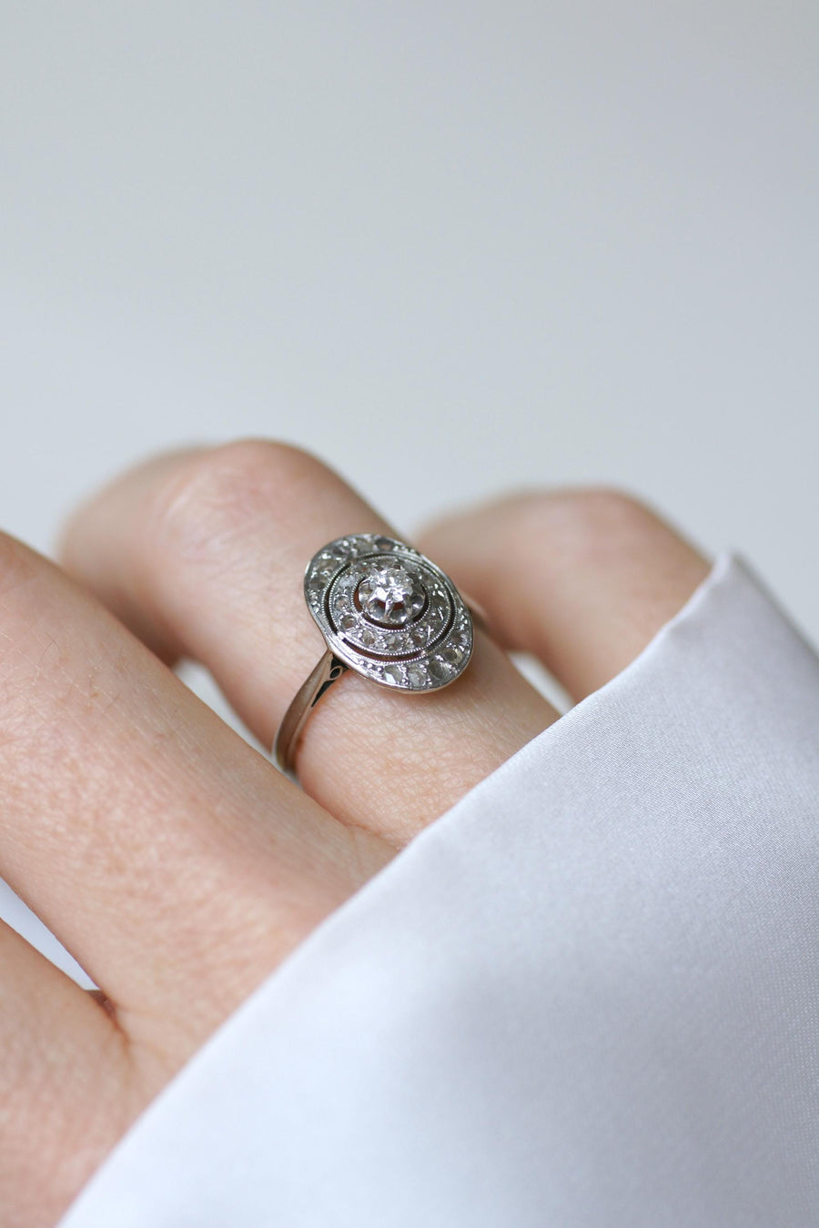 Bague Ovale Art Deco Diamants Platine & Or Blanc