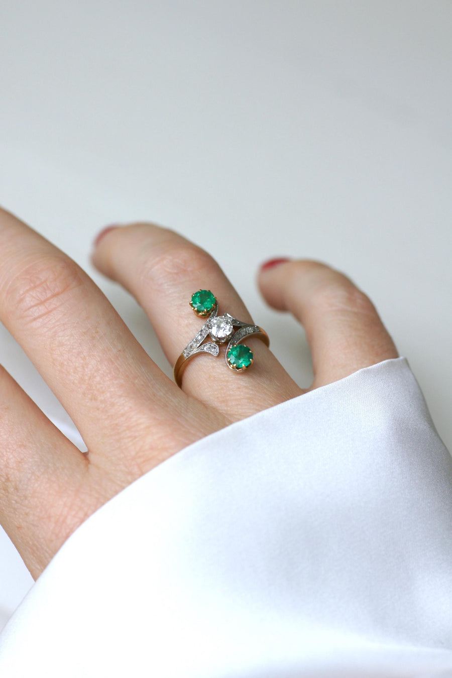 Bague Toi & Moi Diamants et Emeraudes sur Or et Platine