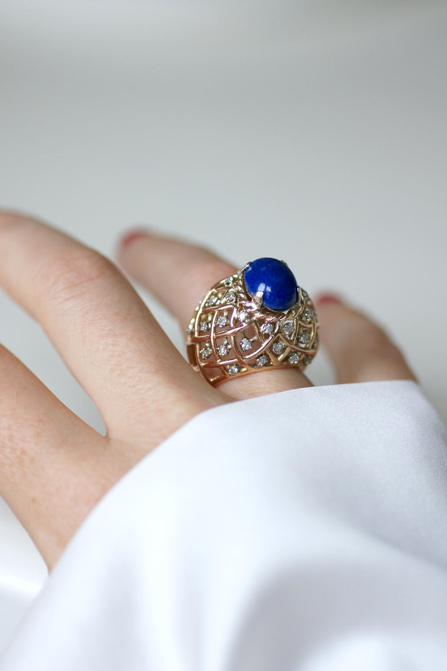 Bague Cocktail Boule Lapis Lazuli et Diamants sur Or Jaune