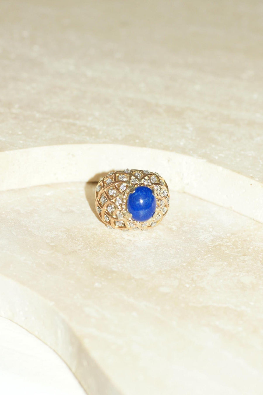 Bague Cocktail Boule Lapis Lazuli et Diamants sur Or Jaune