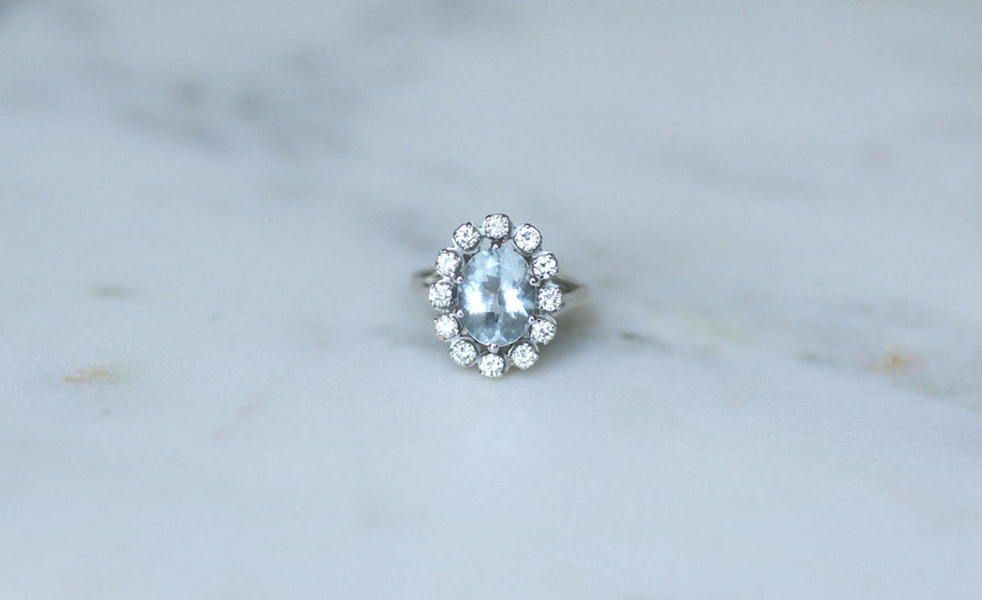 Bague Aigue Marine Entourage Diamants sur Or Blanc