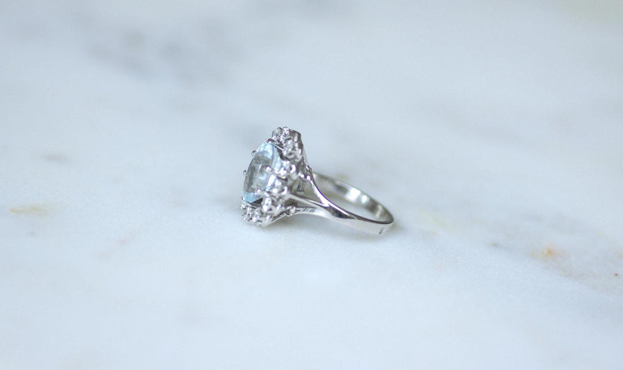Bague Aigue Marine Entourage Diamants sur Or Blanc