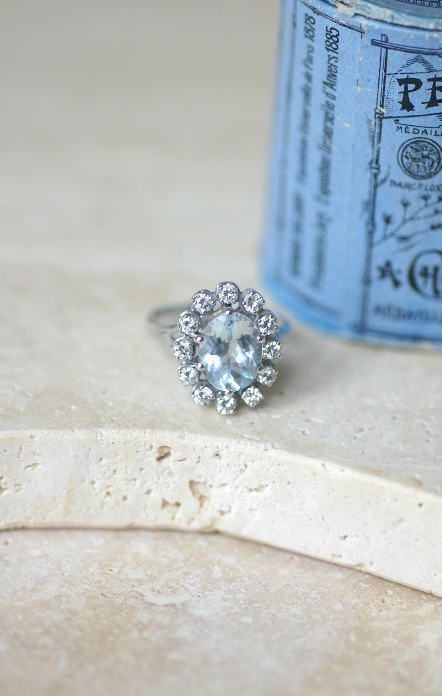 Bague Aigue Marine Entourage Diamants sur Or Blanc