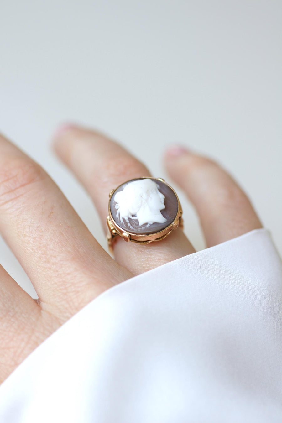 Bague Rétro Camée Coquille sur Or Rose