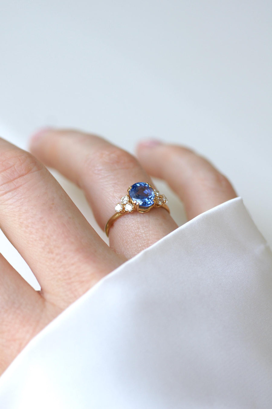 Bague Saphir Ceylan 1.60 Cts et Diamants sur Or Jaune