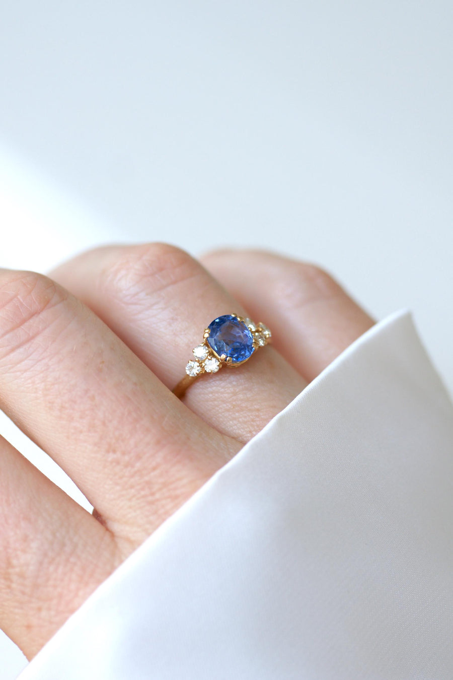 Bague Saphir Ceylan 1.60 Cts et Diamants sur Or Jaune