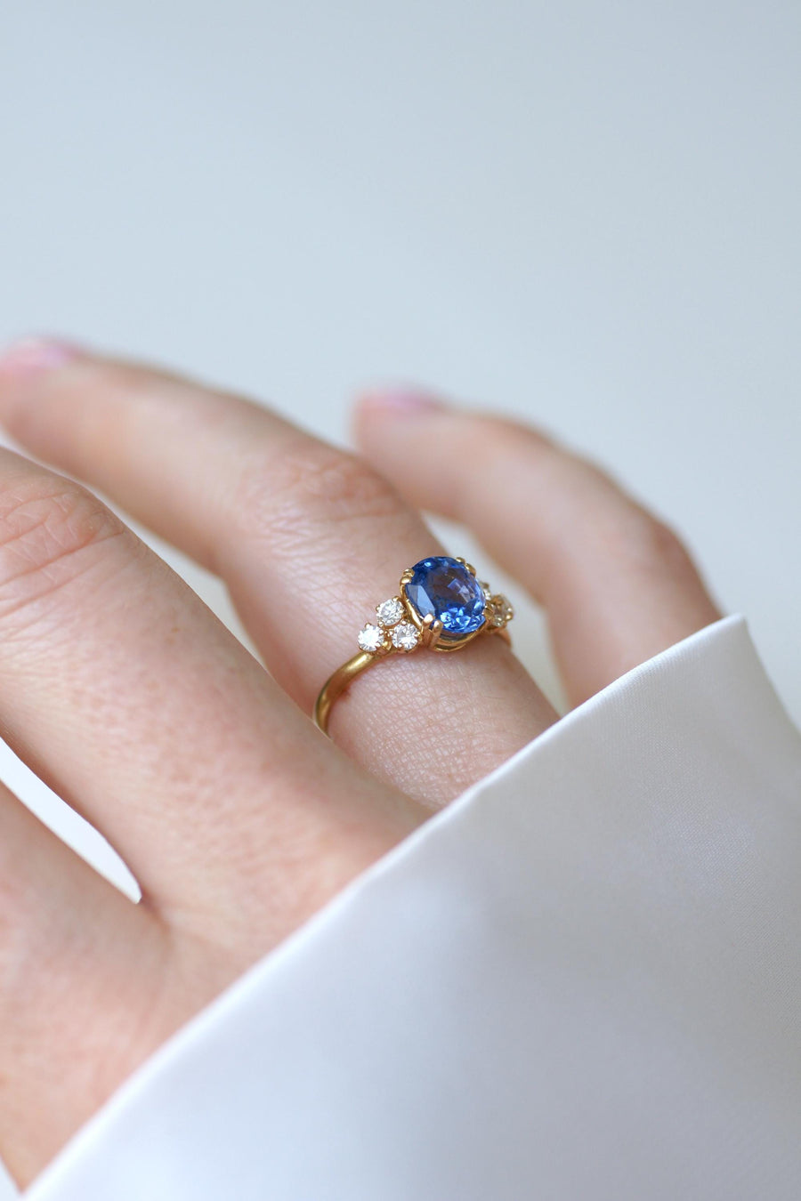 Bague Saphir Ceylan 1.60 Cts et Diamants sur Or Jaune