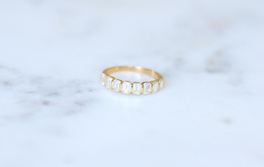 Bague Demi Alliance Diamants Taille Emeraude 1,70 Cts sur Or Jaune