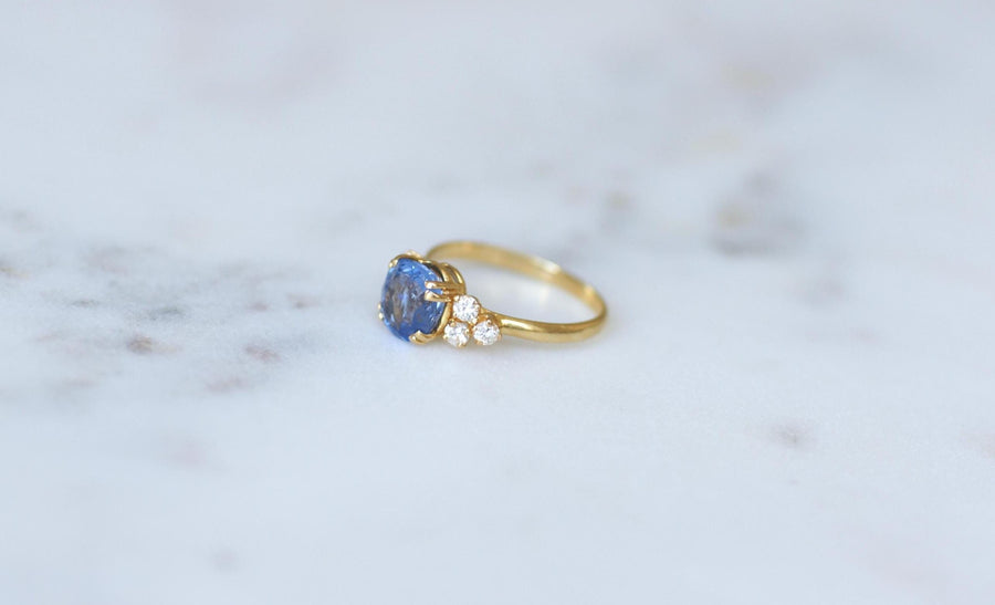 Bague Saphir Ceylan 1.60 Cts et Diamants sur Or Jaune