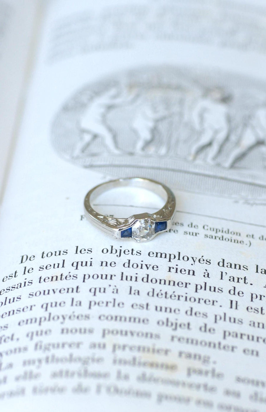 Bague Bandeau Art Deco Diamant Carré et Saphirs sur Platine