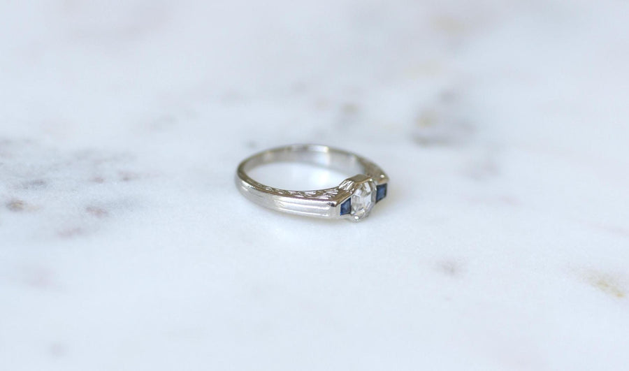 Bague Bandeau Art Deco Diamant Carré et Saphirs sur Platine