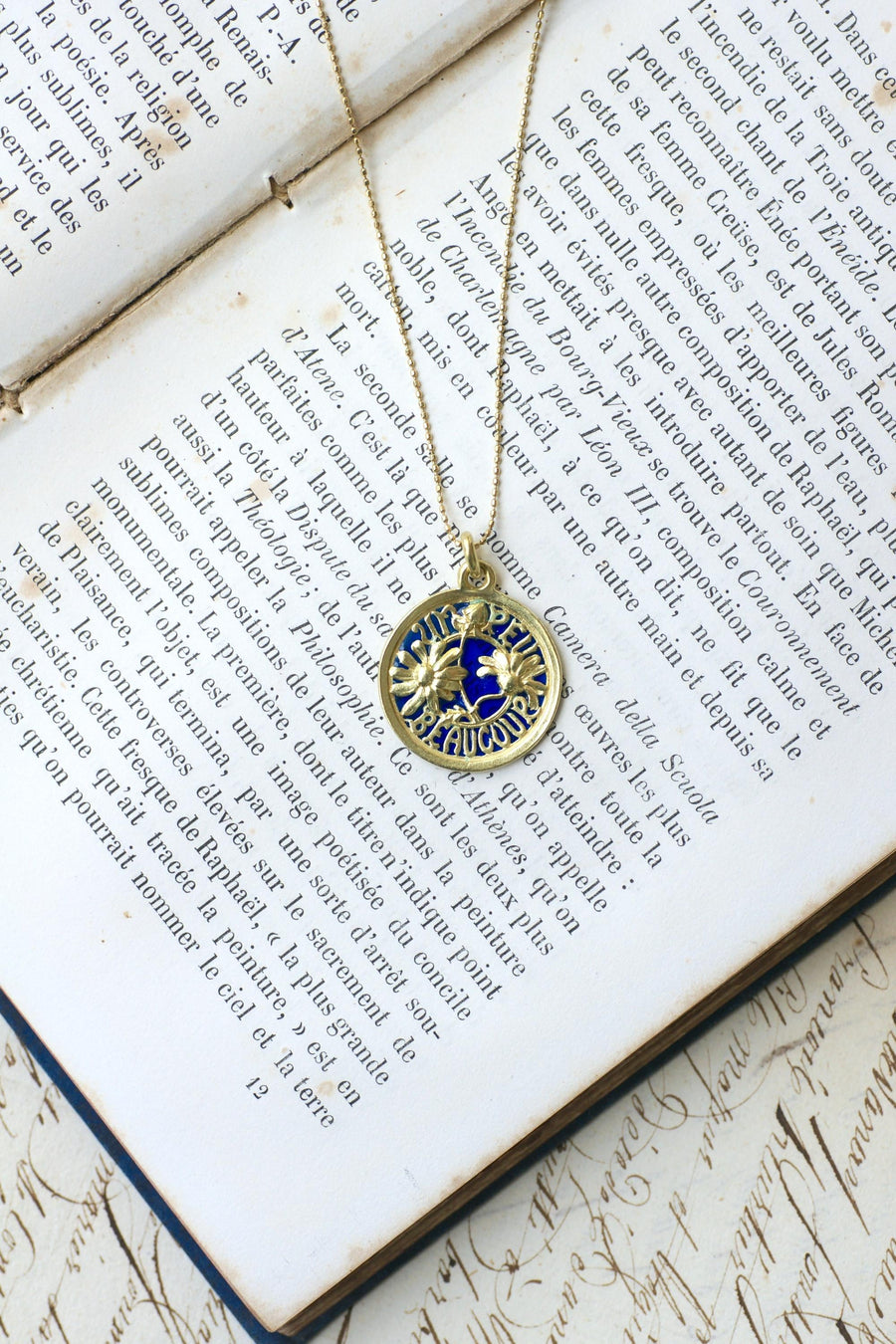 Médaille d'Amour Ancienne Pâquerette Un Peu Beaucoup Or Jaune et Email Bleu