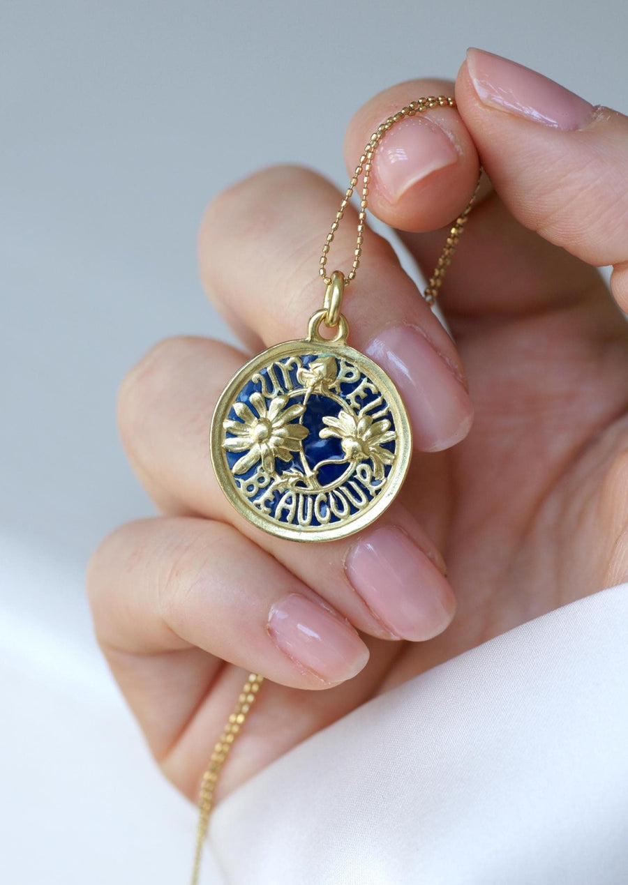 Médaille d'Amour Ancienne Pâquerette Un Peu Beaucoup Or Jaune et Email Bleu