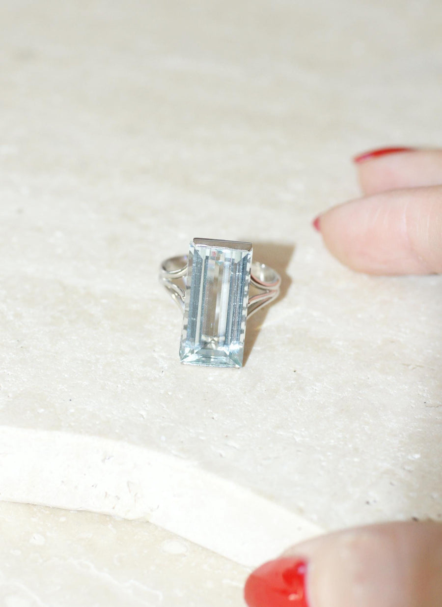 Bague Cocktail Aigue Marine 8,00 Cts sur Or Blanc Années 60