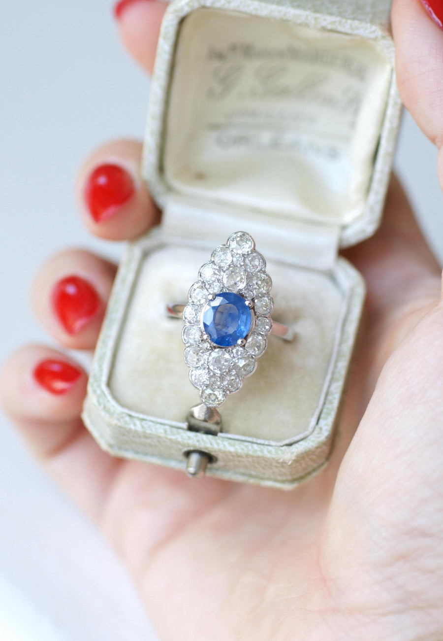 Bague Marquise Saphir 2.20 Cts et Diamants 3.50 Cts sur Or Blanc