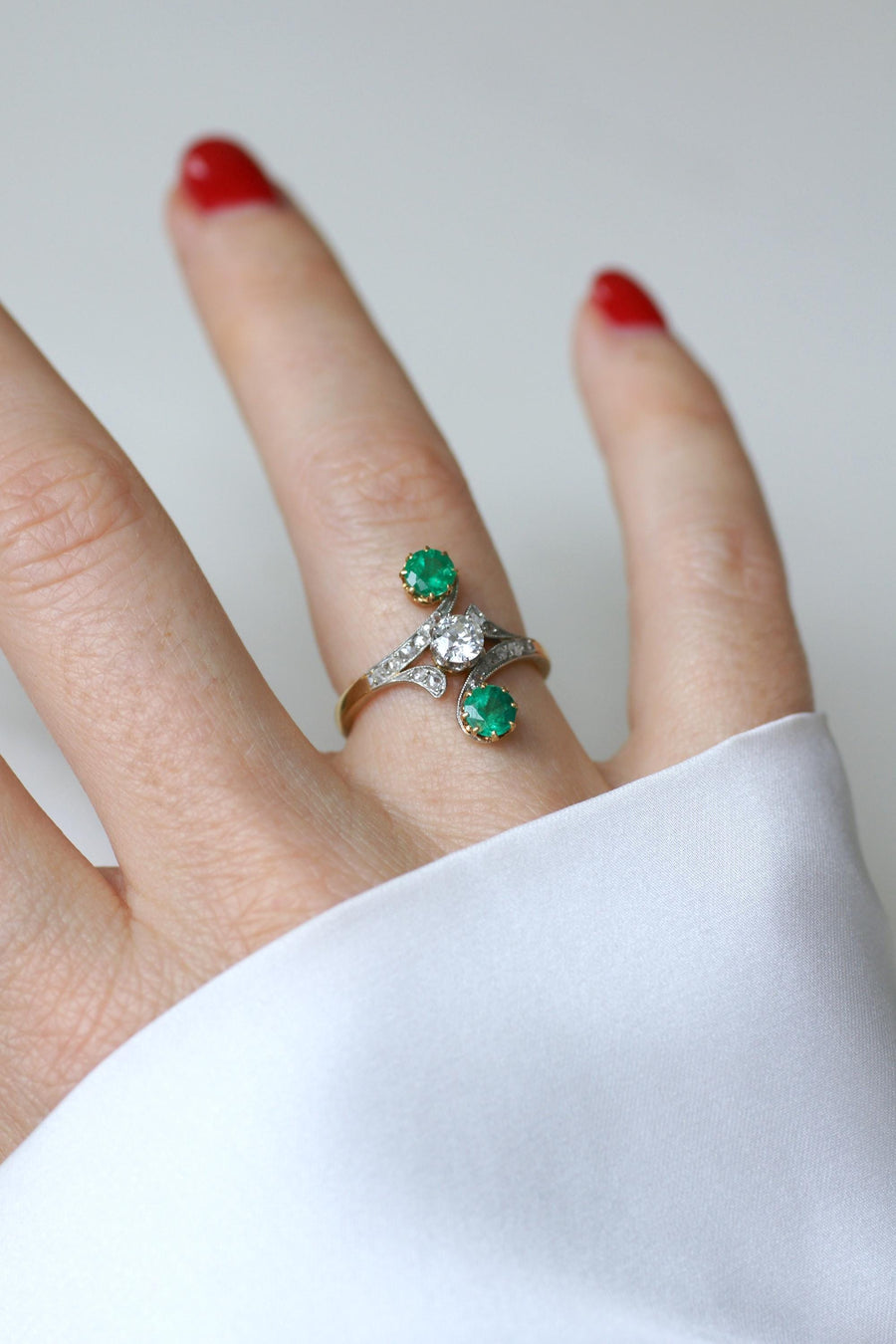Bague Toi & Moi Diamants et Emeraudes sur Or et Platine