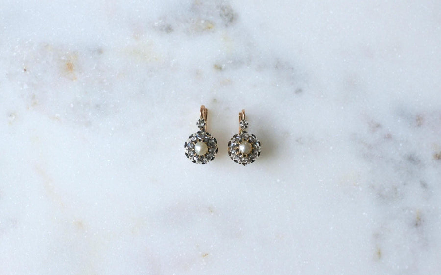 Boucles d'Oreilles Dormeuses Anciennes Perles Fines et Diamants sur Or et Argent