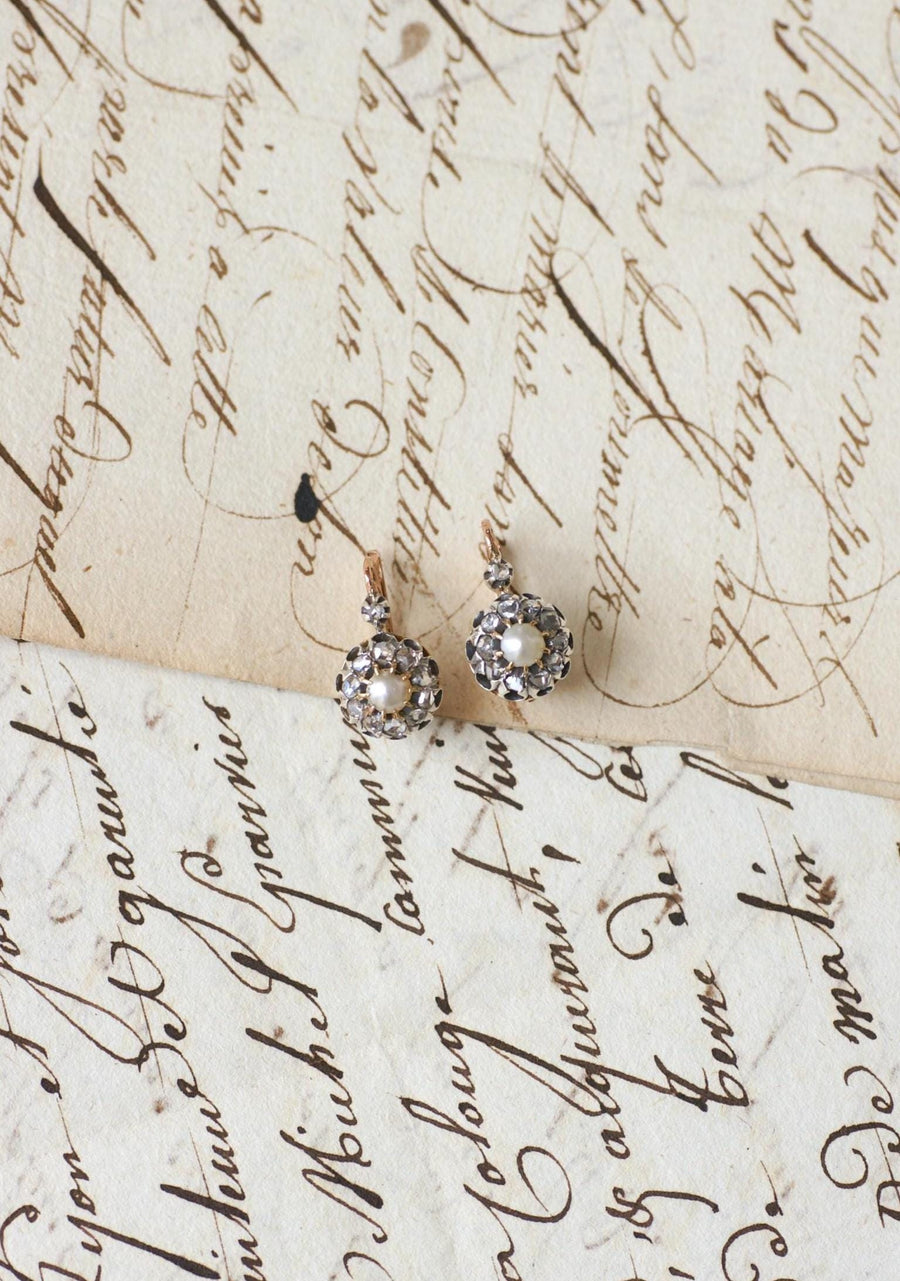 Boucles d'Oreilles Dormeuses Anciennes Perles Fines et Diamants sur Or et Argent