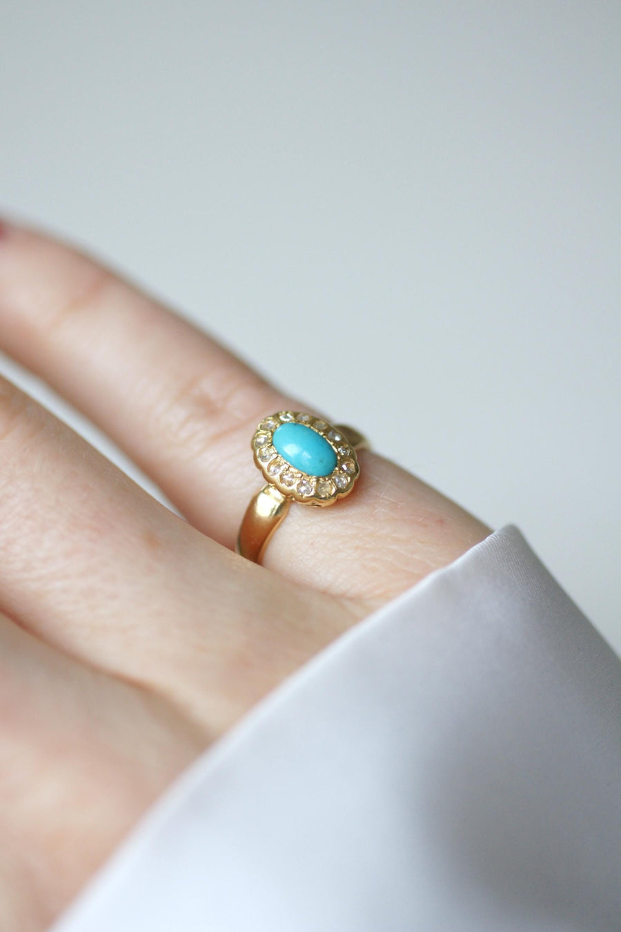 Bague Marguerite Ancienne Turquoise Entourage Diamants sur Or Jaune