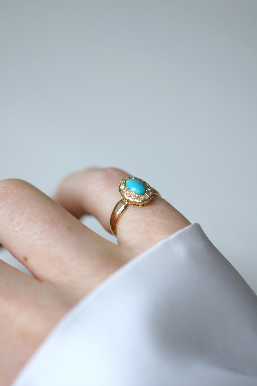 Bague Marguerite Ancienne Turquoise Entourage Diamants sur Or Jaune