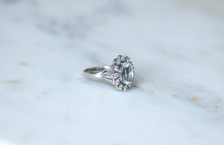 Bague Aigue Marine Entourage Diamants sur Or Blanc