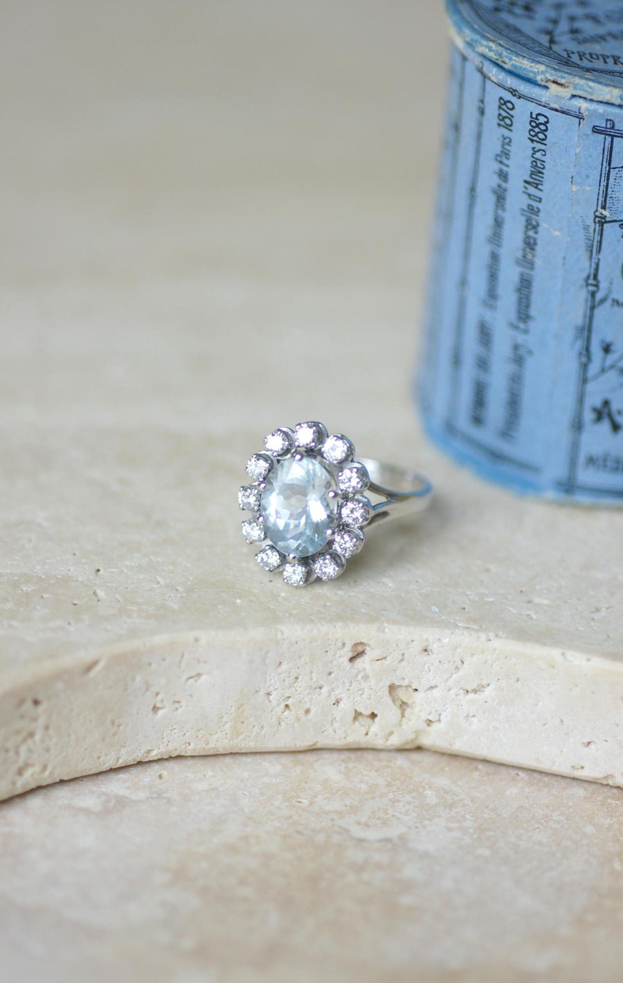 Bague Aigue Marine Entourage Diamants sur Or Blanc