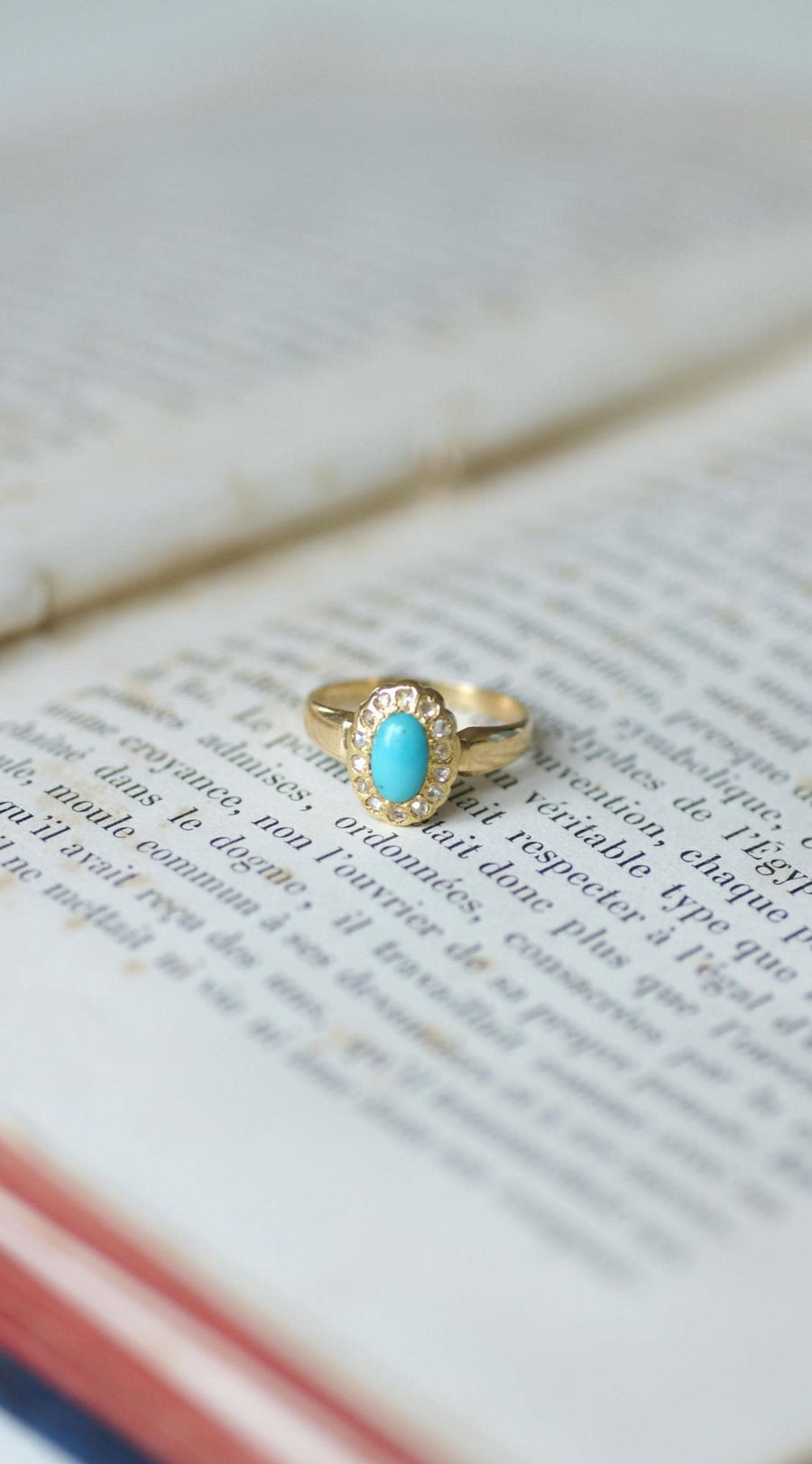 Bague Marguerite Ancienne Turquoise Entourage Diamants sur Or Jaune