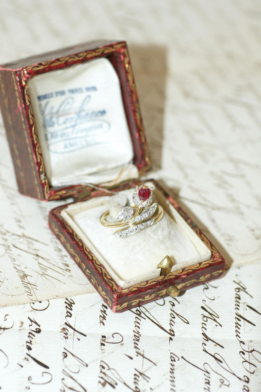 Bague Ancienne Fleur Tulipe Rubis et Diamants sur Or et Platine