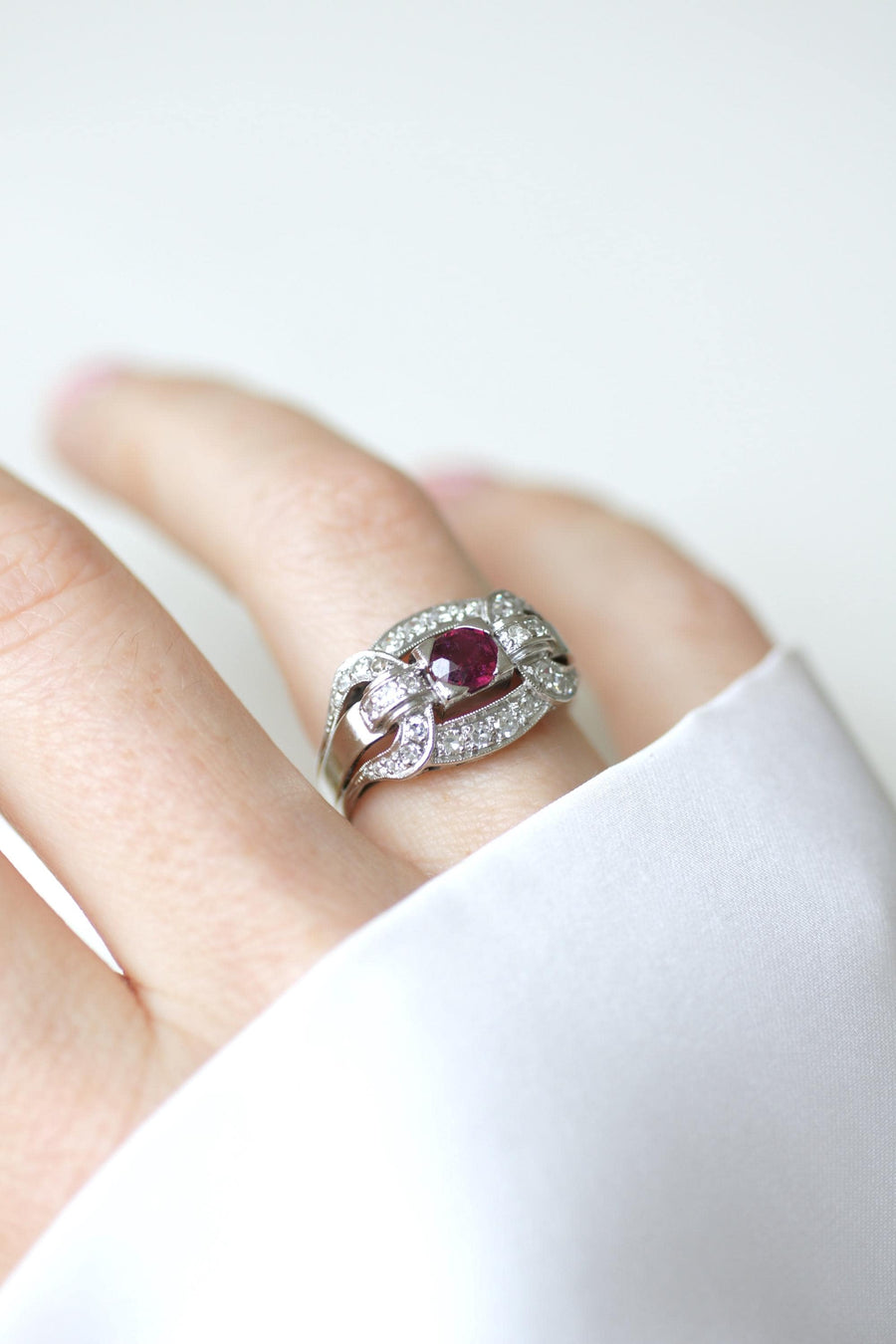 Bague Art Déco Rubis et Diamants sur Platine