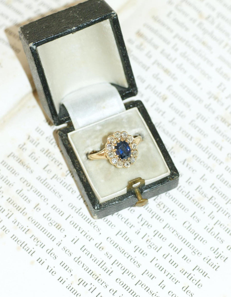 Bague Marguerite Ancienne Saphir 0,85 Cts et Diamants sur Or jaune