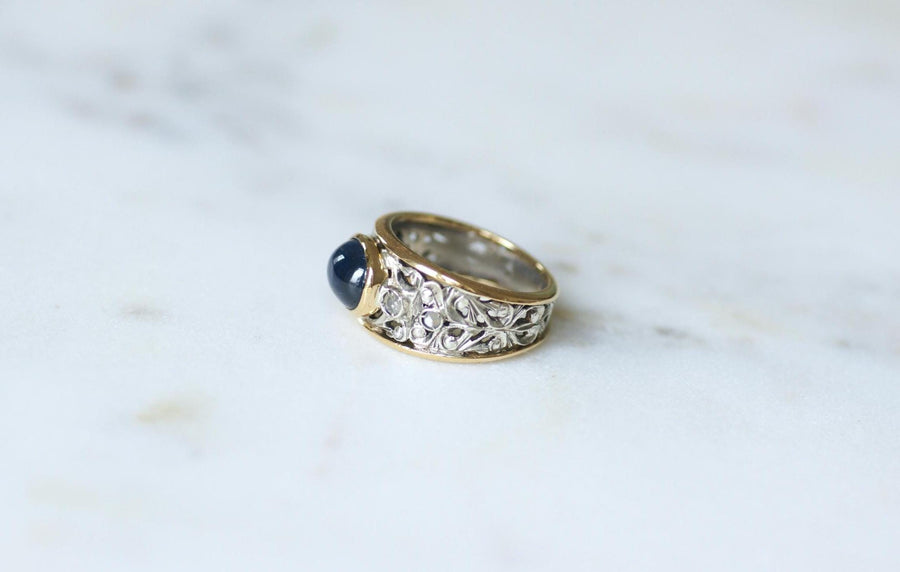Bague Saphir Cabochon 2,80 Cts et Diamants sur Or jaune et Argent
