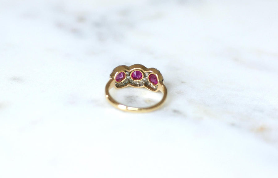 Bague Ancienne Jarretière Trilogie Rubis Birman et Diamants
