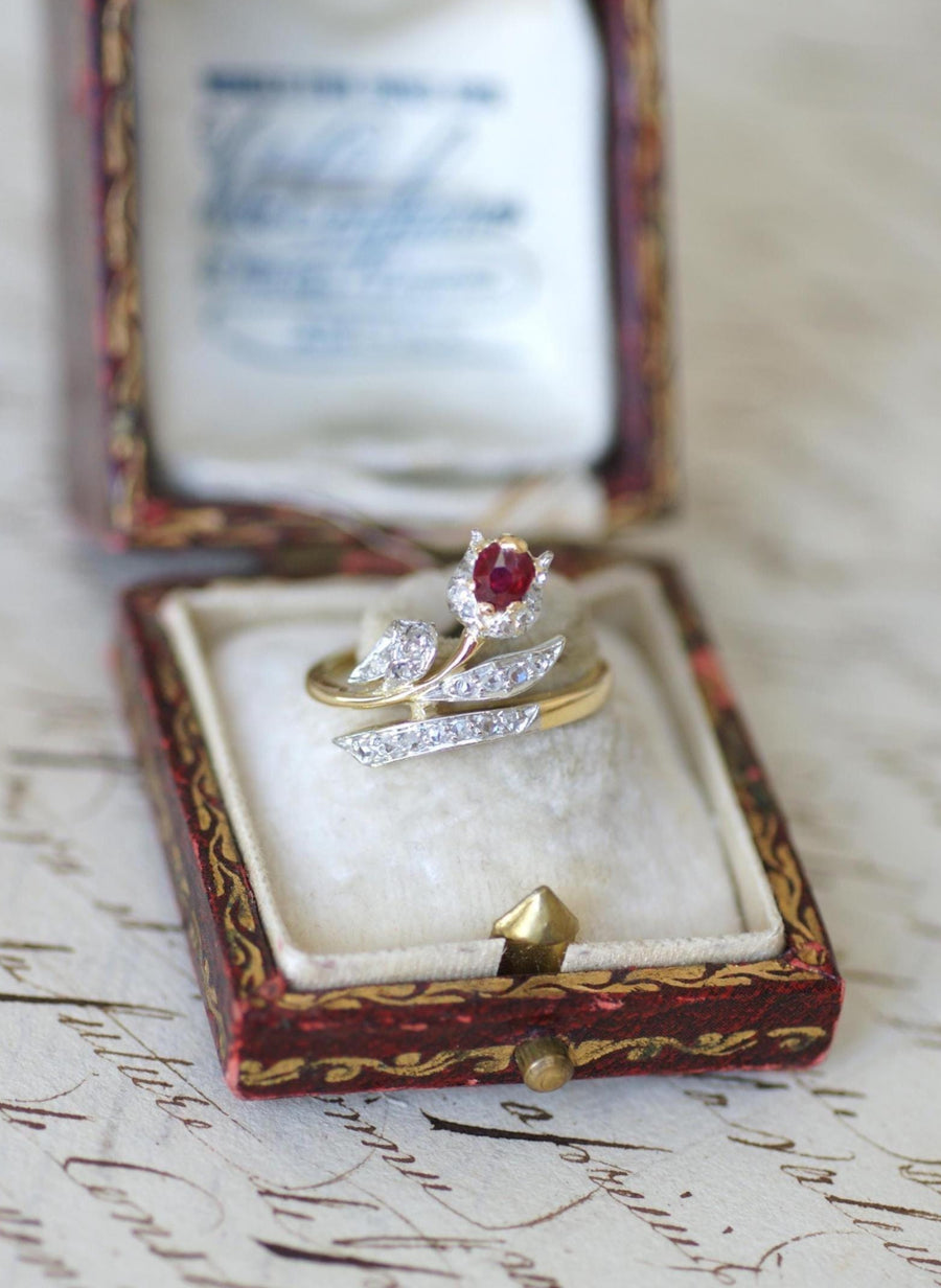 Bague Ancienne Fleur Tulipe Rubis et Diamants sur Or et Platine