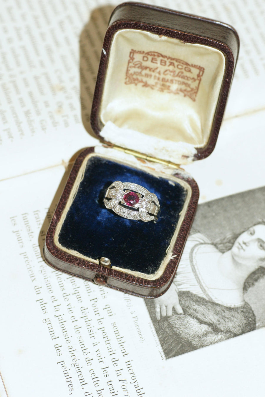 Bague Art Déco Rubis et Diamants sur Platine