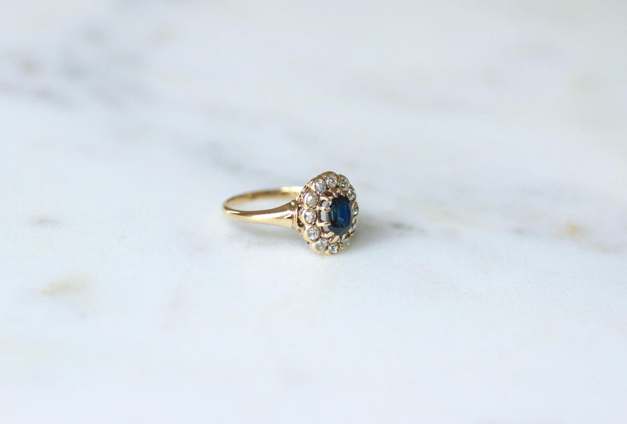 Bague Marguerite Ancienne Saphir 0,85 Cts et Diamants sur Or jaune