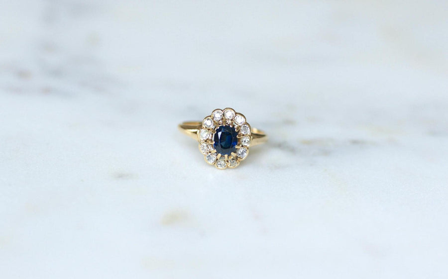 Bague Marguerite Ancienne Saphir 0,85 Cts et Diamants sur Or jaune