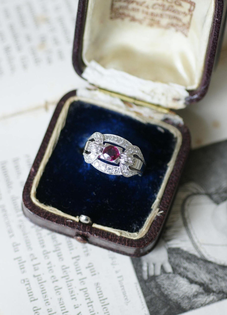 Bague Art Déco Rubis et Diamants sur Platine