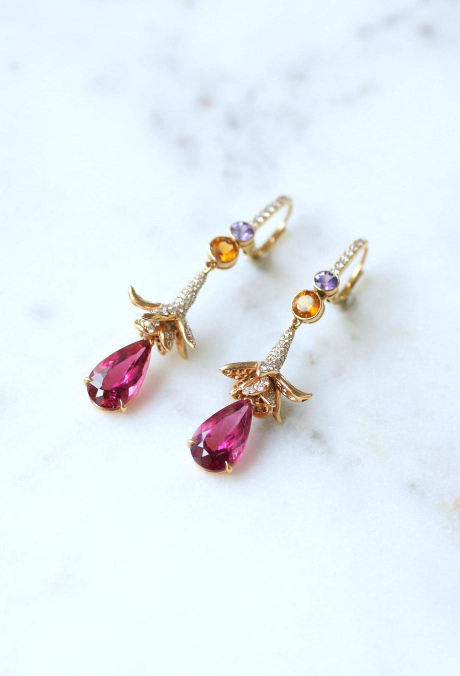 Lorenz Bäumer Longues Boucles d'Oreilles Rubellite, Saphir, Héliodore et Diamant sur Or Jaune