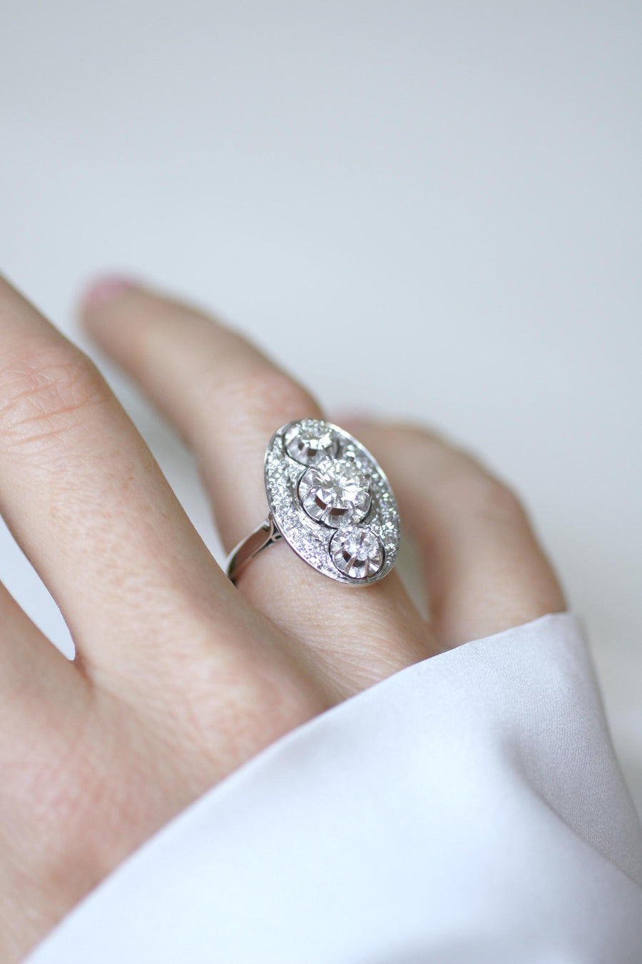 Bague Ovale Art Deco Diamants 2.10 Cts Platine & Or Blanc