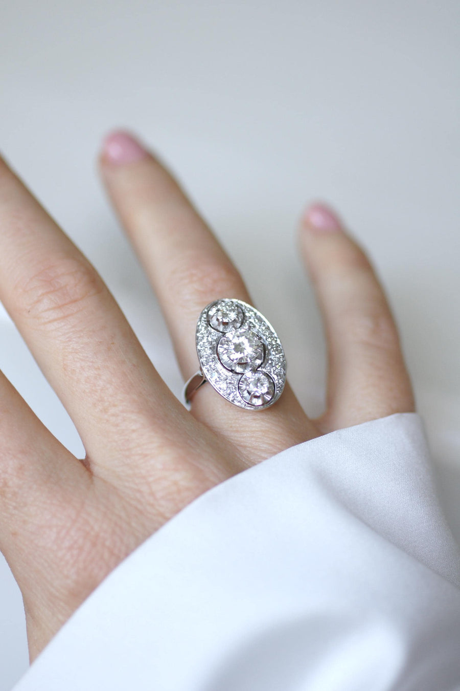 Bague Ovale Art Deco Diamants 2.10 Cts Platine & Or Blanc