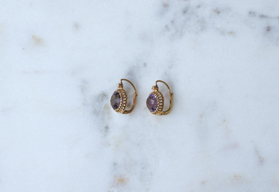 Boucles d'Oreilles Dormeuses Anciennes Améthystes et Diamants sur Or Jaune