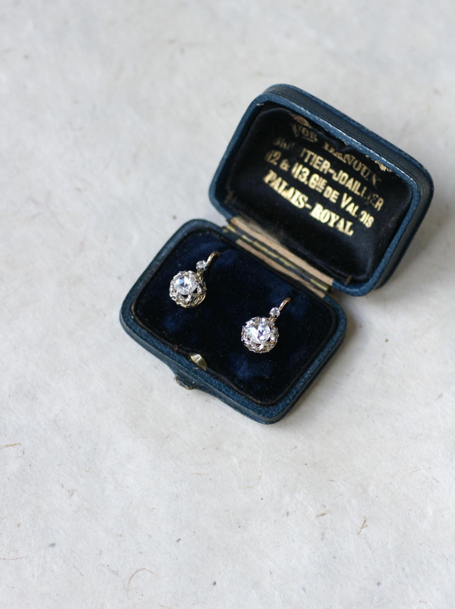 Boucles d'Oreilles Dormeuses Anciennes Diamants Rose Couronnée sur Or Rose et Platine