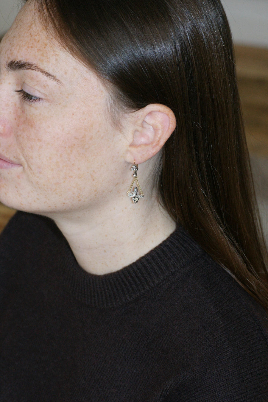 Boucles d'Oreilles Dormeuses Anciennes Trèfle et Fleur Diamants sur Or et Argent