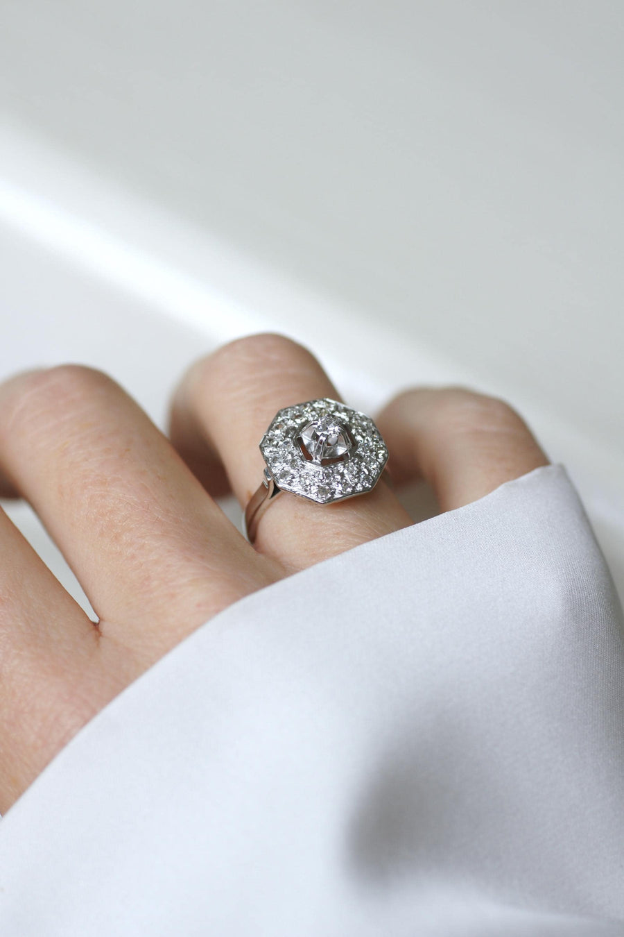 Bague Octogonale Art Déco Platine et Diamants 0,65 Ct
