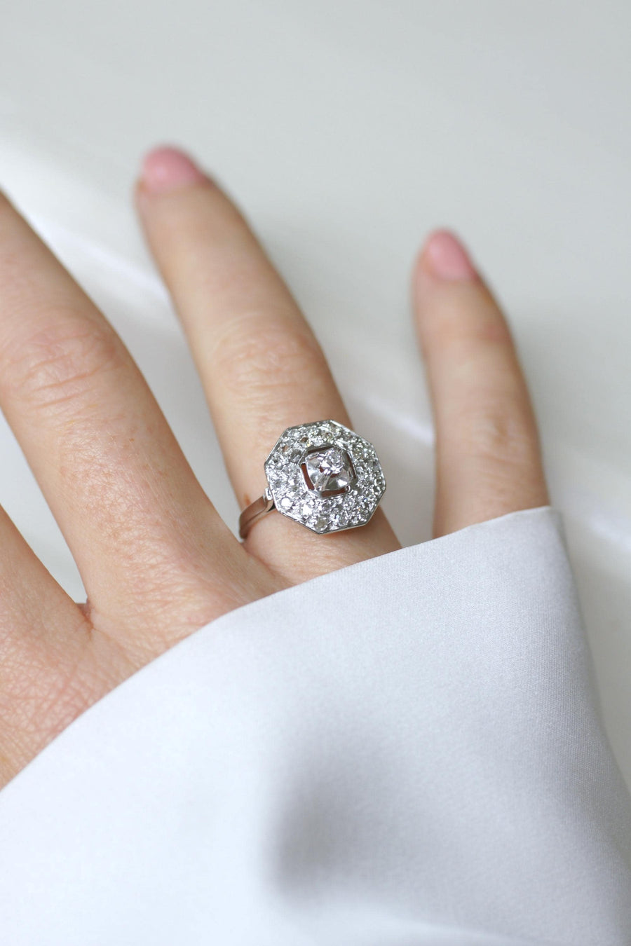 Bague Octogonale Art Déco Platine et Diamants 0,65 Ct