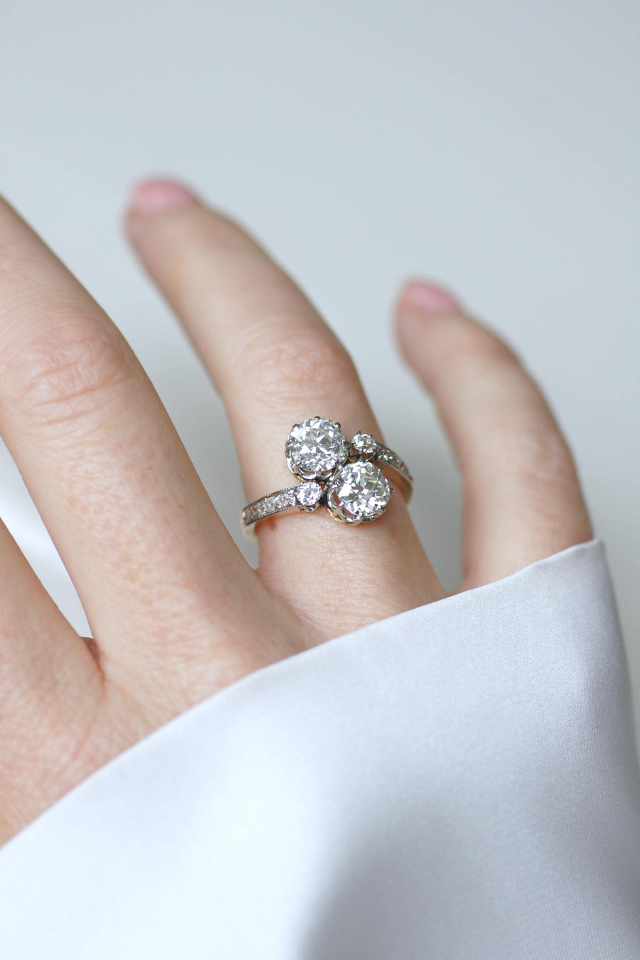 Bague Ancienne Toi et Moi Diamants 2,60 Cts sur Or Jaune et Platine