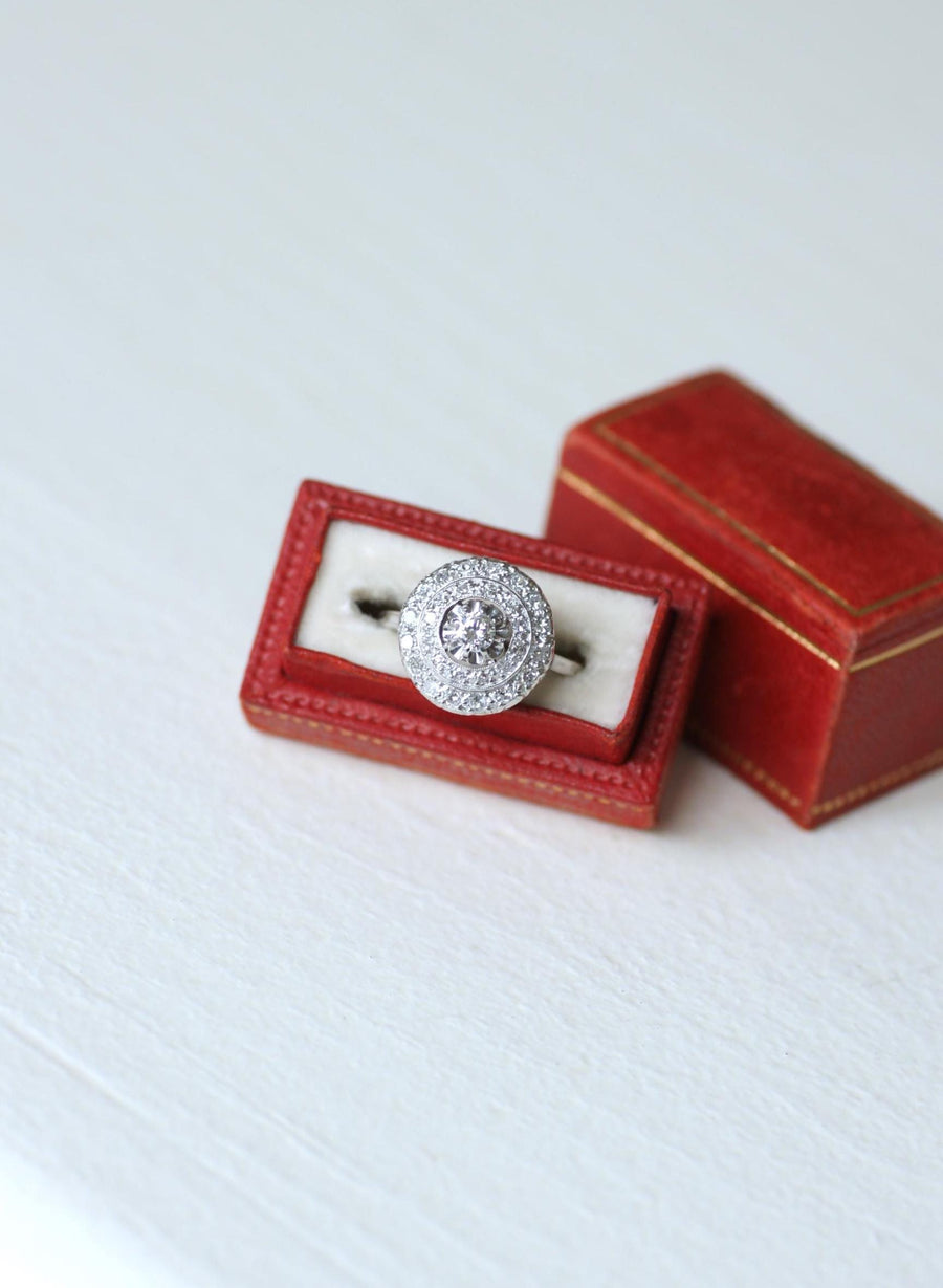 Bague Cible Art Déco Double Entourage Diamants 0,60 Ct sur Or Blanc et Platine