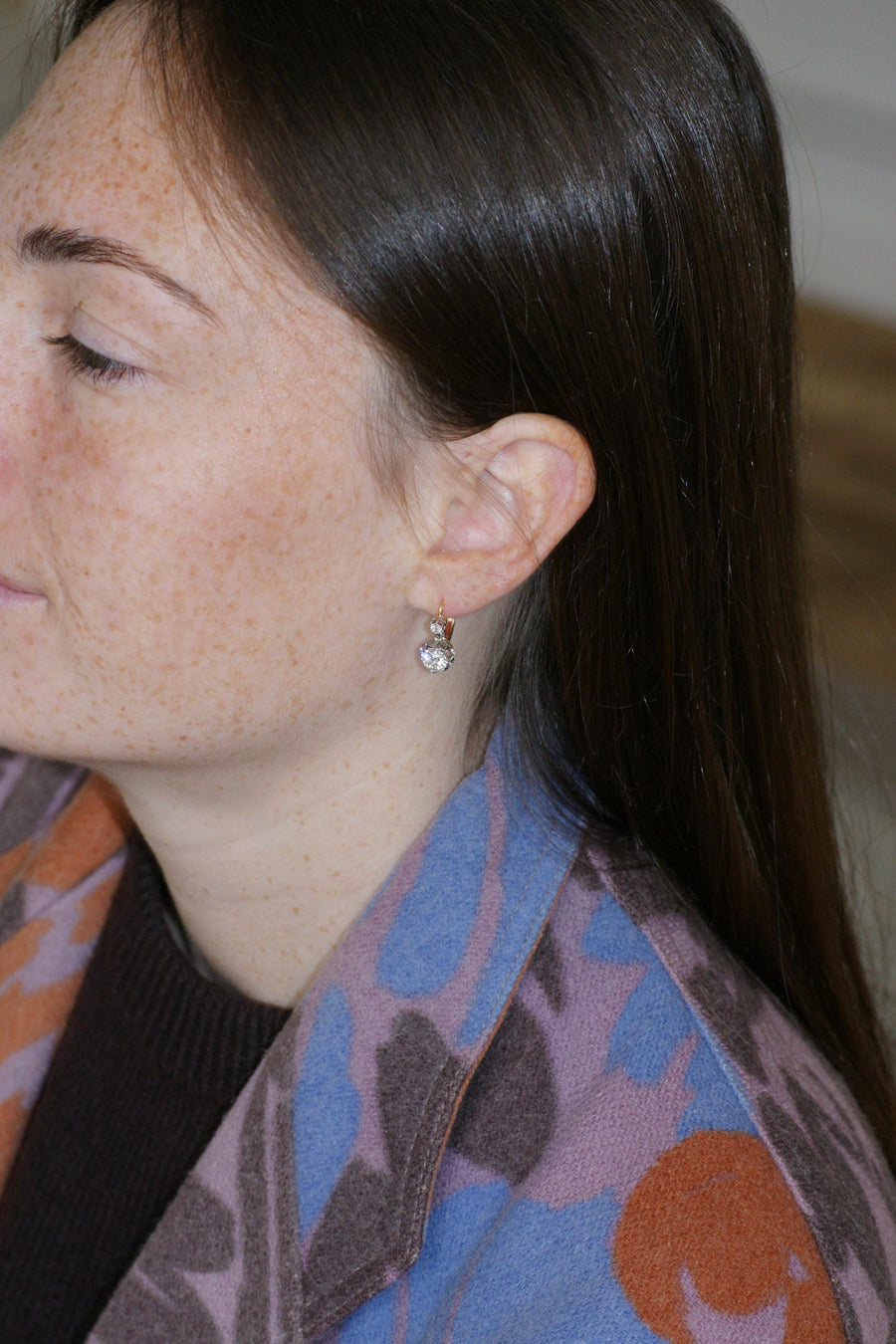 Boucles d'Oreilles Dormeuses Anciennes Diamants 2,15 Cts sur Or et Platine