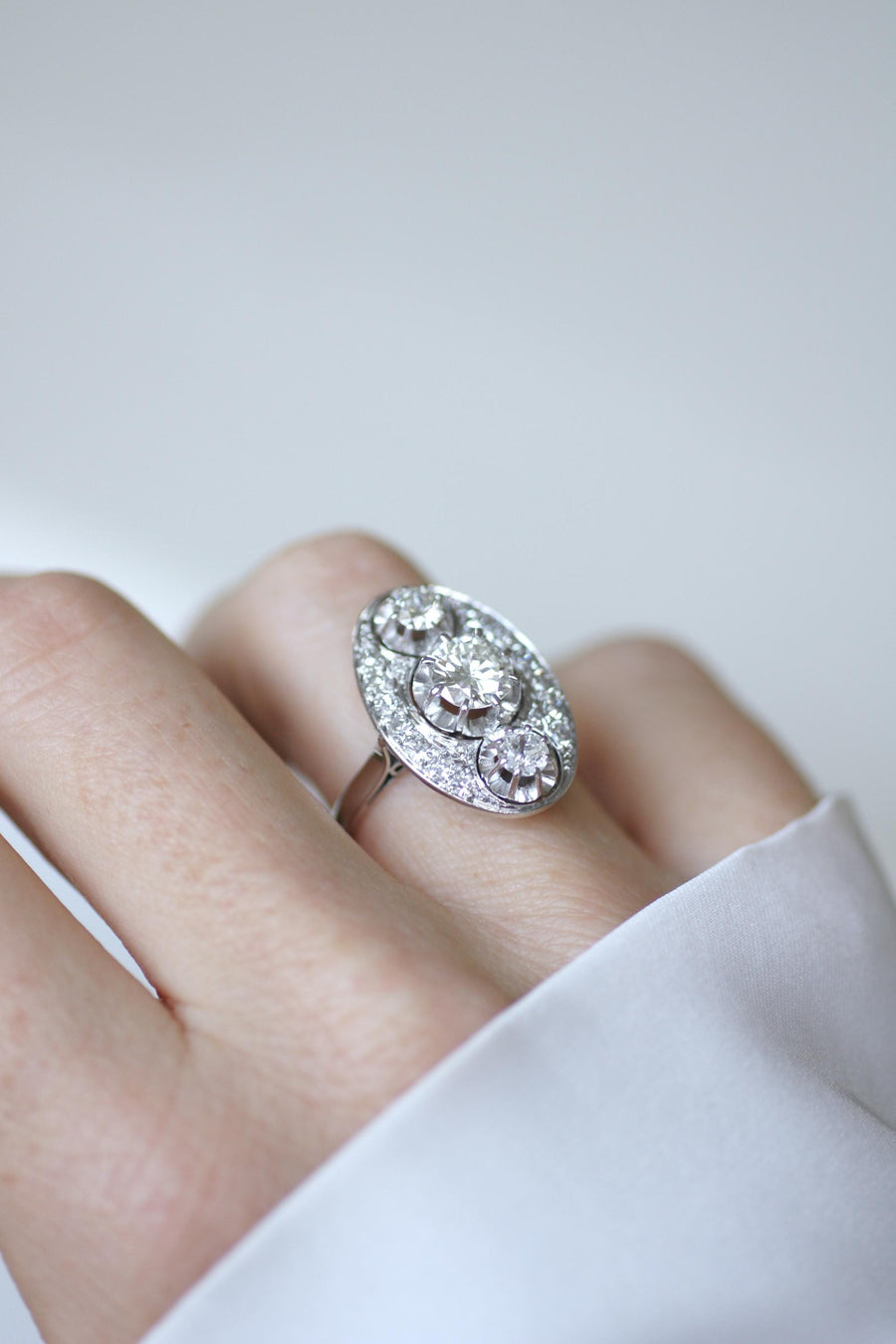 Bague Ovale Art Deco Diamants 2.10 Cts Platine & Or Blanc